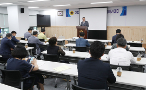 김명선 의장 “균형추 역할 제대로 할 것”